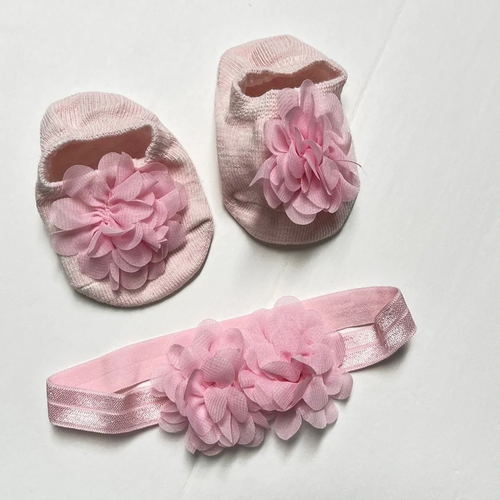 Baby Headband/socks, pink with flowers, headband stretchy, NIP, baby pictures
